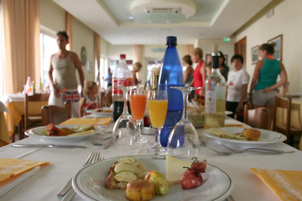 Hotel Serenella Vintage Rimini Luaran gambar